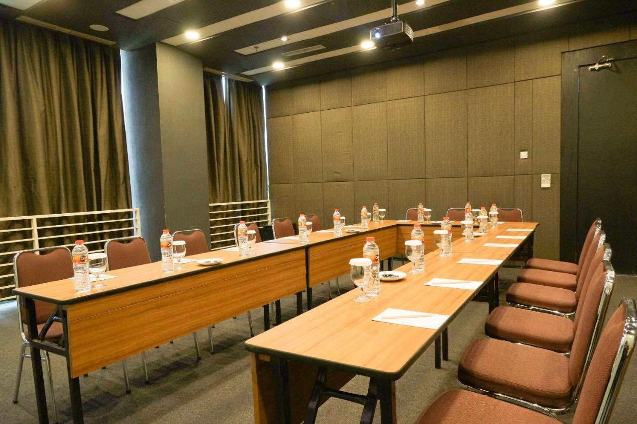 Akmani Hotel ג'קרטה מראה חיצוני תמונה